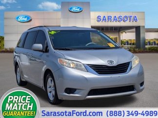 Used 2014 Toyota Sienna LE image 1