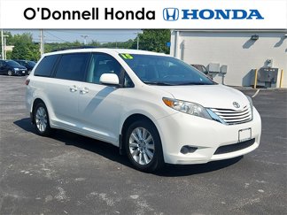 Used 2015 Toyota Sienna LE image 1