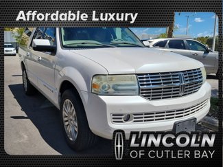 Used 2011 Lincoln Navigator L 4WD image 1