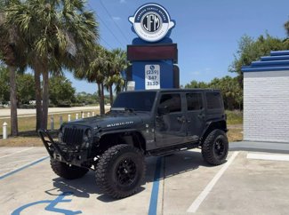 Used 2017 Jeep Wrangler Unlimited Rubicon w/ Connectivity Group image 1