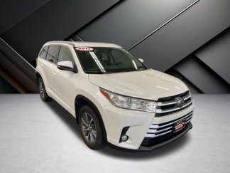 Used 2017 Toyota Highlander XLE image 1