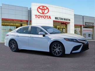 Certified 2023 Toyota Camry SE image 1