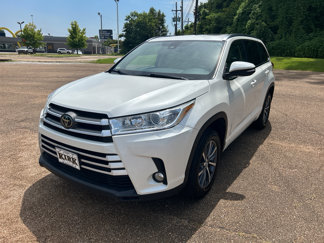 Used 2018 Toyota Highlander XLE image 1