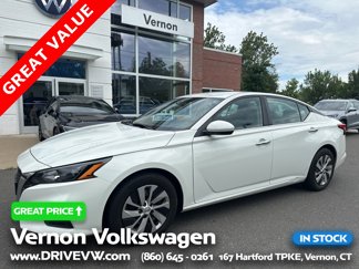 Used 2022 Nissan Altima 2.5 S image 1