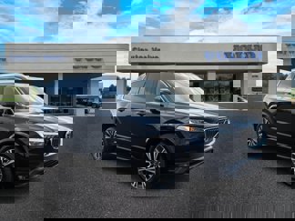 Certified 2021 Volvo XC90 T6 Momentum w/ Climate Package image 1