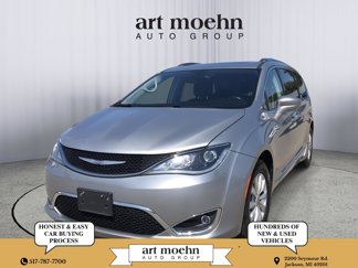 Used 2018 Chrysler Pacifica Touring-L Plus image 1