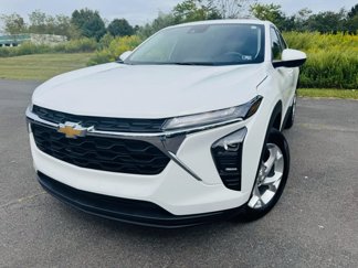Used 2025 Chevrolet Trax LS w/ LS Convenience Package image 1