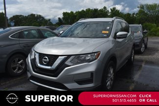 Used 2017 Nissan Rogue SV image 1