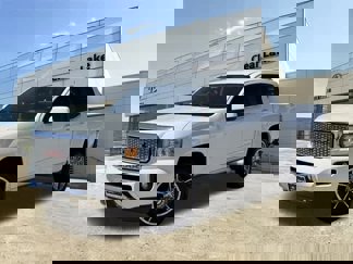 Used 2018 GMC Canyon SLE image 1