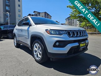 Used 2024 Jeep Compass Latitude image 1