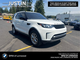 Used 2018 Land Rover Discovery SE image 1