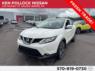 Certified 2017 Nissan Rogue Sport SL image 1
