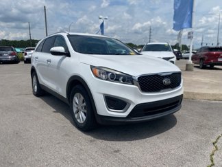 Used 2017 Kia Sorento LX w/ LX Convenience Package image 1
