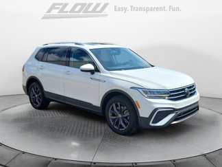 Certified 2022 Volkswagen Tiguan SE w/ Panoramic Sunroof Package image 1