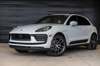 Certified 2024 Porsche Macan image 1