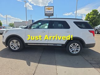 Used 2018 Ford Explorer XLT image 1