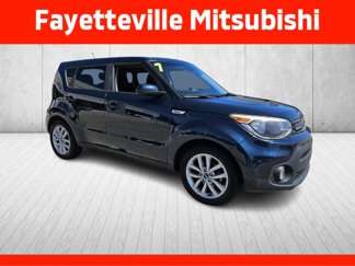 Used 2017 Kia Soul + image 1