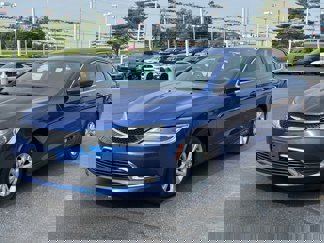 Used 2016 Chrysler 200 Limited image 1