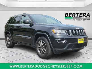 Used 2019 Jeep Grand Cherokee Laredo w/ 18" Wheel & 8.4" Radio Group image 1