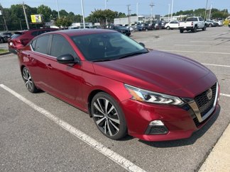 Used 2020 Nissan Altima 2.5 SR w/ Premium Package image 1