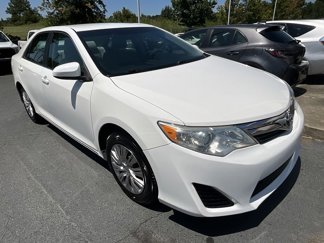 Used 2014 Toyota Camry L image 1