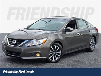 Used 2017 Nissan Altima 2.5 SV w/ Convenience Package image 1
