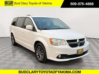 Used 2017 Dodge Grand Caravan SXT image 1