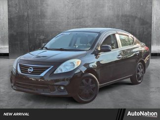 Used 2012 Nissan Versa SV image 1