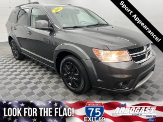 Used 2019 Dodge Journey SE image 1