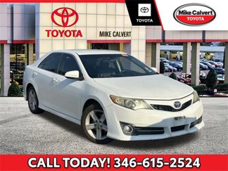 Used 2013 Toyota Camry SE image 1