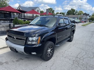 Used 2013 Chevrolet Avalanche LT image 1