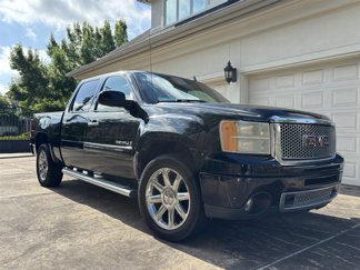 Used 2009 GMC Sierra 1500 Denali image 1