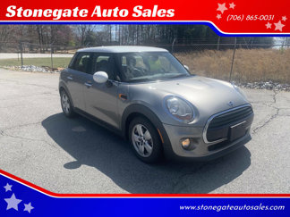 Used 2017 MINI Cooper 4-Door Hardtop image 1