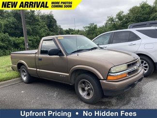 Used 2002 Chevrolet S10 Pickup LS w/ LS Preferred Equipment Group image 1