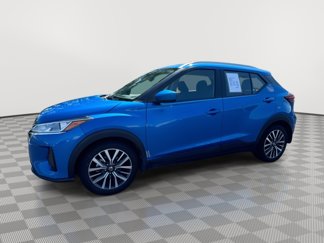 Used 2021 Nissan Kicks SV image 1