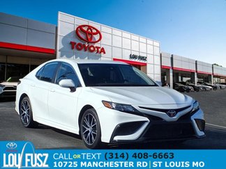 Used 2023 Toyota Camry SE image 1