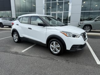 Used 2019 Nissan Kicks S image 1