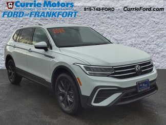 Used 2024 Volkswagen Tiguan SE image 1