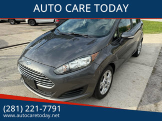 Used 2015 Ford Fiesta SE image 1