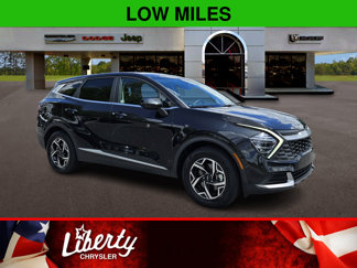 Used 2024 Kia Sportage LX image 1