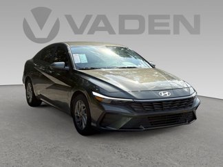 Used 2024 Hyundai Elantra SEL video 1