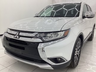 Used 2017 Mitsubishi Outlander SE image 1