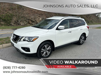 Used 2017 Nissan Pathfinder S image 1