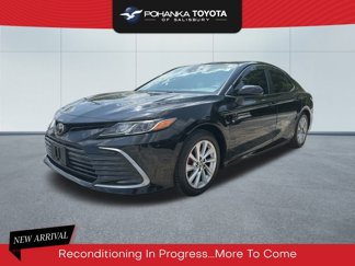 Used 2021 Toyota Camry LE image 1
