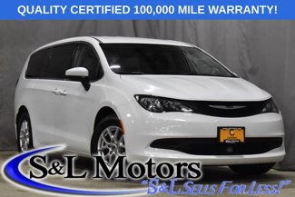 Used 2022 Chrysler Voyager LX image 1