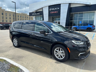Used 2023 Chrysler Pacifica Touring-L image 1