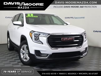 Used 2023 GMC Terrain SLE image 1