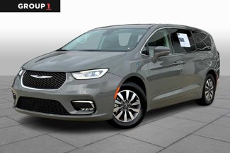 Used 2022 Chrysler Pacifica Touring-L w/ Uconnect Theater Family Group image 1