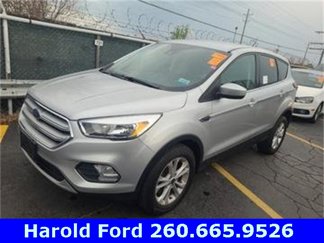 Used 2019 Ford Escape SE w/ Ford Safe & Smart Package image 1