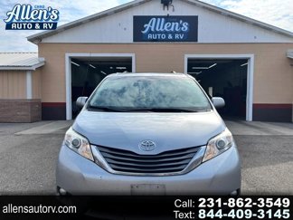 Used 2013 Toyota Sienna XLE image 1